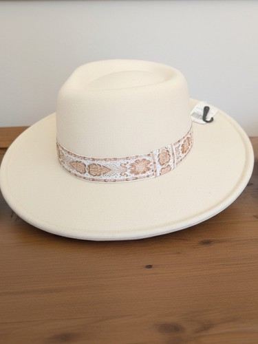 Woman hat white felt brand - woman's, hat,white