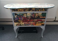 Kidney shaped deco style