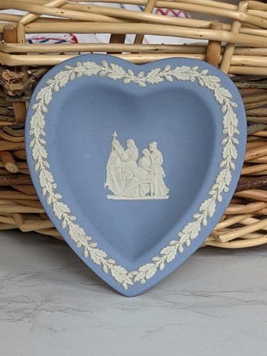 Vintage wedgwood blue plate - vintage,