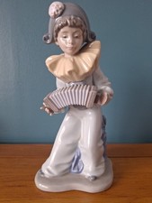 Nao By Lladro Boy Pierrot Clown Playing Accordian Perfect 8 Inches High
