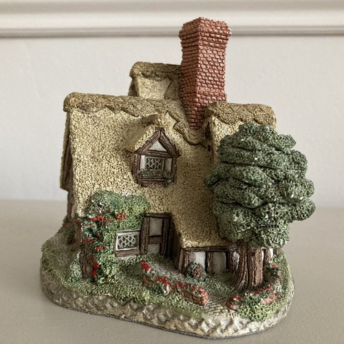Lilliput lane cottage pilgrims - lilliput,
