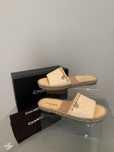 Chanel beige quilted lambskin - beige,