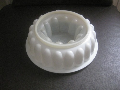Vintage tupperware jelly mold - vintage,