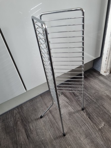 Retro metal wire rack - retro,
