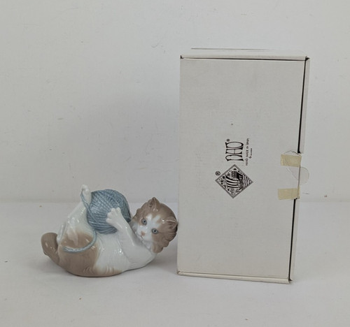 Nao lladro cat with - lladro,