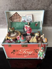 VINTAGE TOY TREASURES ENESCO MUSIC BOX FROM 1997 IN RED