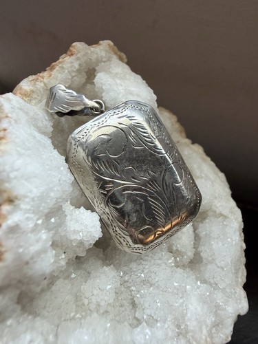 Beautiful silver locket - beautiful,