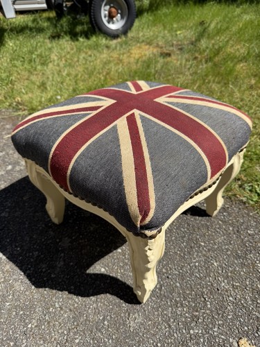 Square footstool with - square,