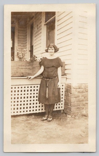 1920s pretty flapper fashion - 1920s,