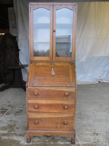Neat sized edwardian bureau - neat,