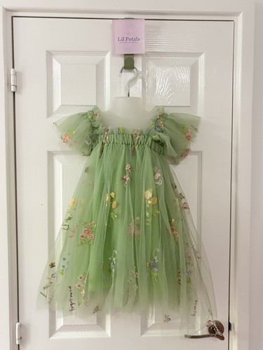 Sage green enchanted - green,