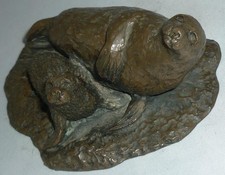 CUTE BRONZE COLOUR MOTHER SEAL AND PUP  SCULPTURE ORNAMENT FIGURINE FIGURE