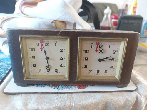 Rear foreign chess clock - rear,