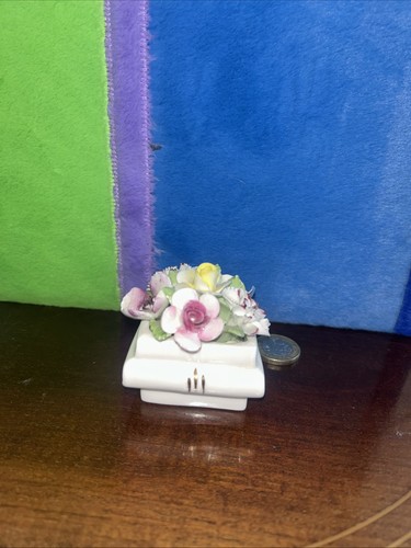 Royal doulton bone china - china,