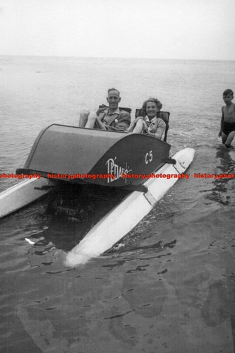 F006327 woman with - a,