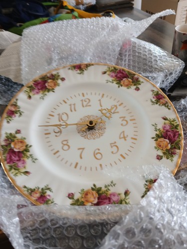 Old country roses royal albert - roses,