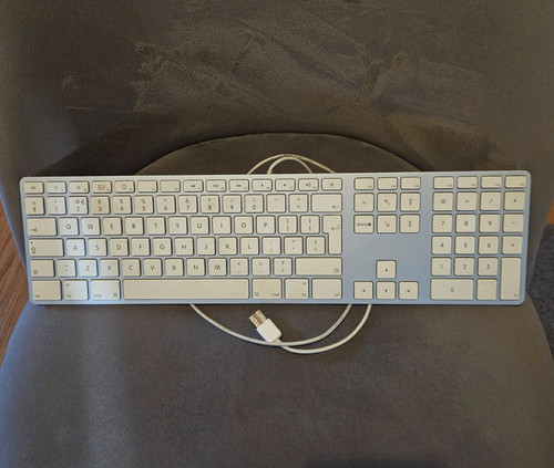 Genuine apple wired keyboard - apple,