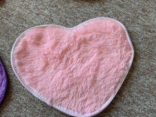 Small heart shaped - shaped, rug/