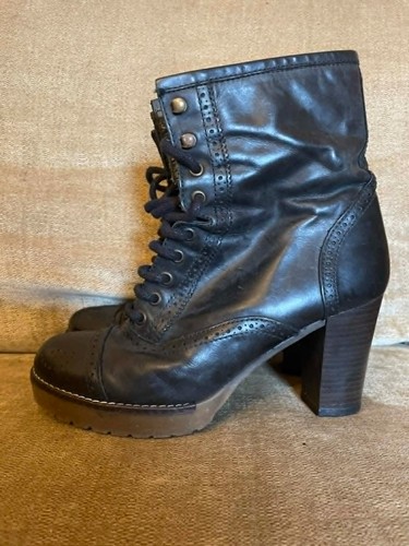 Black leather victorian style - black,