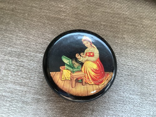 Vintage japanese lacquered box - lacquered,