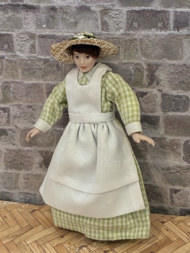 Dolls house scale - dolls, 1/12