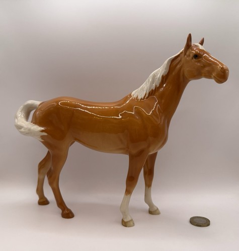 Beswick palomino swish tail - palomino,