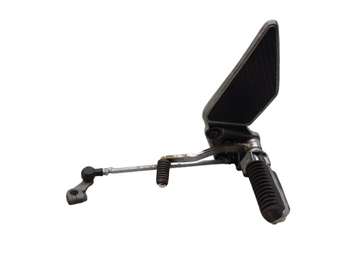 Suzuki gsf600 footrest hanger - suzuki,