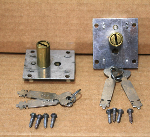 Vtg eagle locks trunk - vtg,