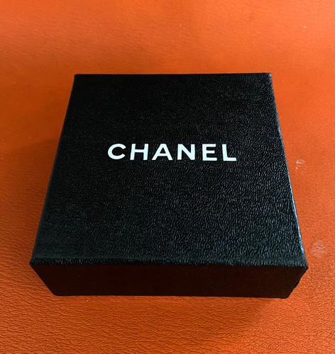 Chanel jewelry box - chanel, size