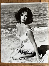 Elizabeth Taylor Signed 10 x 8