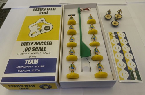Subbuteo leeds 2nd kit - subbuteo,