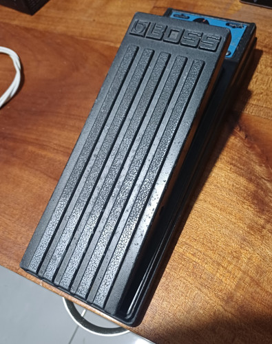 Boss volume pedal 100 used - boss,