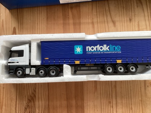 Corgi truck norfolk line - corgi,
