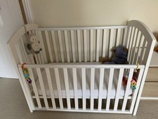 Mothercare dropside cot and Mamas & Papas Mattress plus bedding