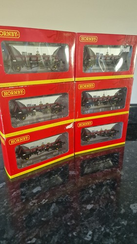 Hornby rake r6213 and - of,