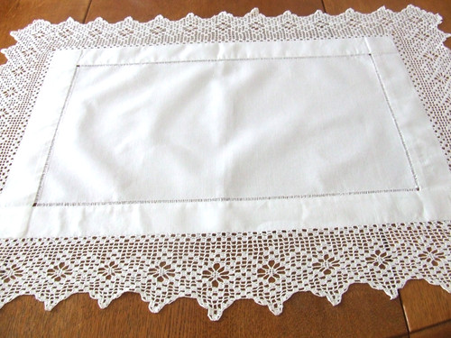 Vintage white cotton tray - white,