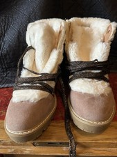 Ladies Size 6 Ankle Boots By