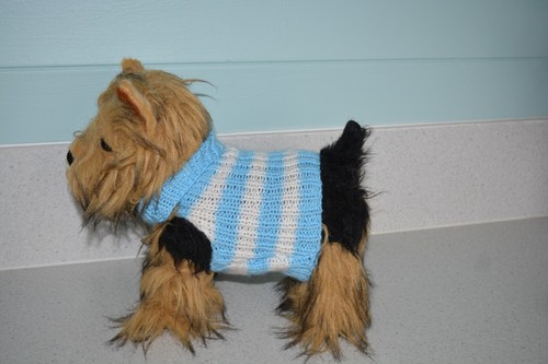 Hand knitted dog - xs, 6"