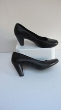 SIZE 5.5 WIDE Black Leather