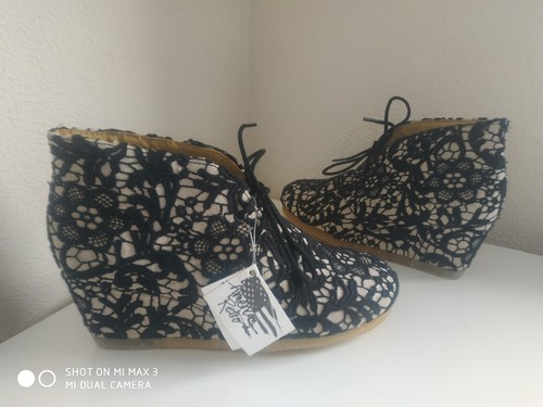 Bnwt clarks american retro - bnwt,
