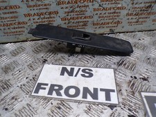 BFD074774 2004 TOYOTA HILUX 2.5 TD FRONT WINDOW SWITCH N/S