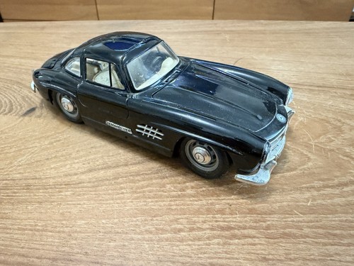 Burago die cast - die, car