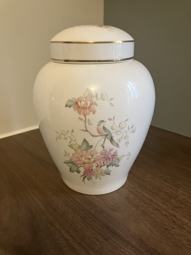 Beautiful vintage bone china - beautiful,