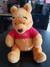 Disney Beanies winnie the pooh Disney Store Exclusive Mint Condition