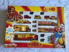 Majorette Pinder Circus