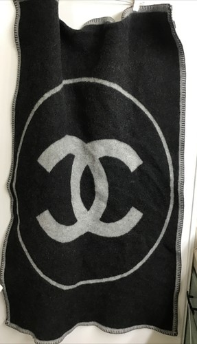 Chanel throw wool and - and, cashmere