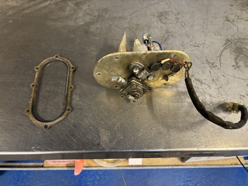 Suzuki srad 600 fuel pump - srad,