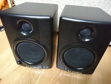 M-Audio Studiophile AV 40 active desktop speakers