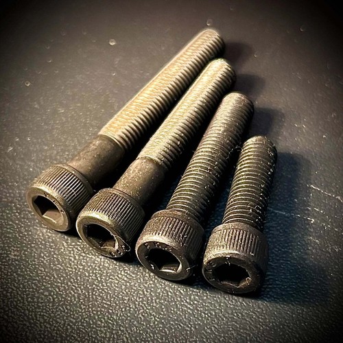 Unf socket cap screw - 5/16",