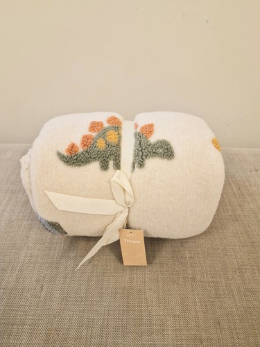Throw next neutral tufted - neutral,